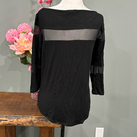 PLEIONE Mid Sleeve Top - Picture 3 of 11